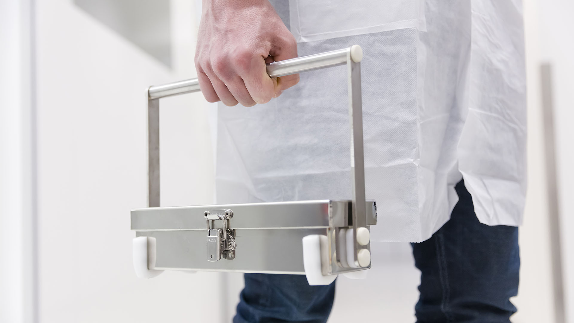 Radiopharmaceutical packaging products Radiopharmaceutical packaging products